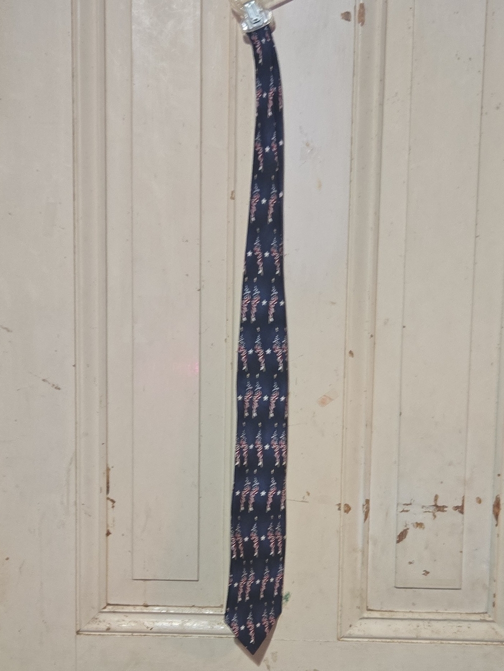 Men's Navy Patterned Silk-Look Tie with Subtle Pink Motif